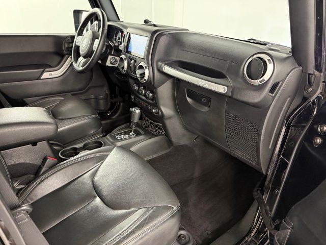 JEEP Wrangler Unlimited 2.8 CRD DPF Sahara Auto E6