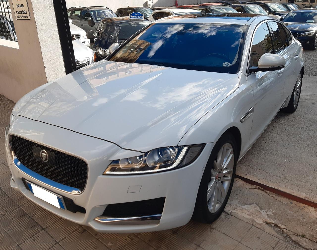 Jaguar XF 2.0 D 180 CV aut. Prestige Business