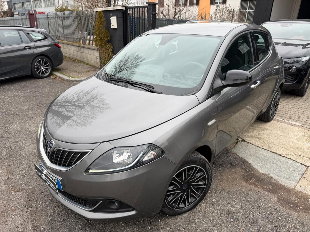 Lancia Ypsilon 1.0 FireFly 5 porte S&S Hybrid Gold Plus