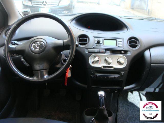 TOYOTA - Yaris - 1.3i 16V Sol * km 36000*