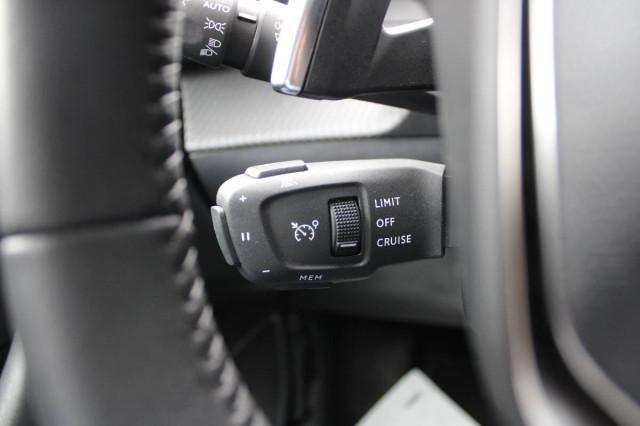 Peugeot 2008 1.2 Allure s&s 130cv Auto con Navigatore e CarPlay