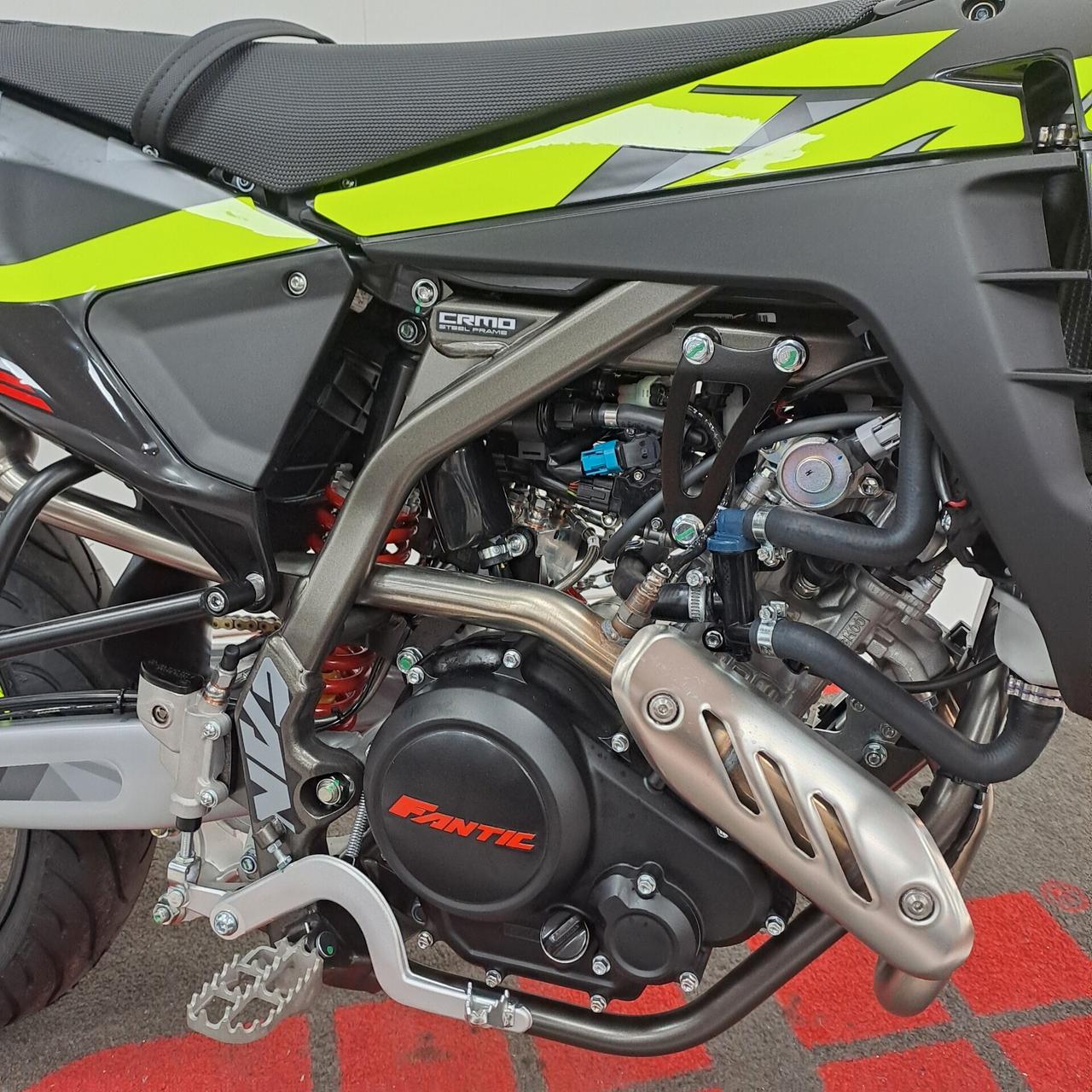 FANTIC MOTARD XMF 125 4T *SUPERPREZZO
