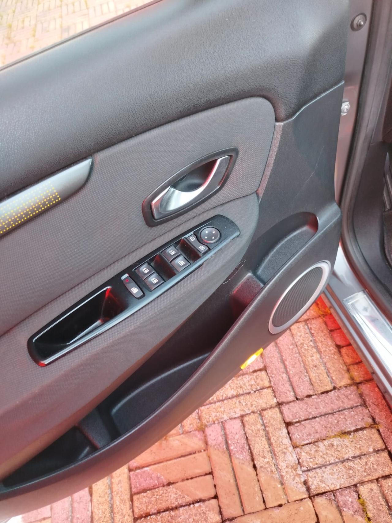 Renault Scenic X-Mod 1.5 dCi 110CV Luxe 100.000 KM !!