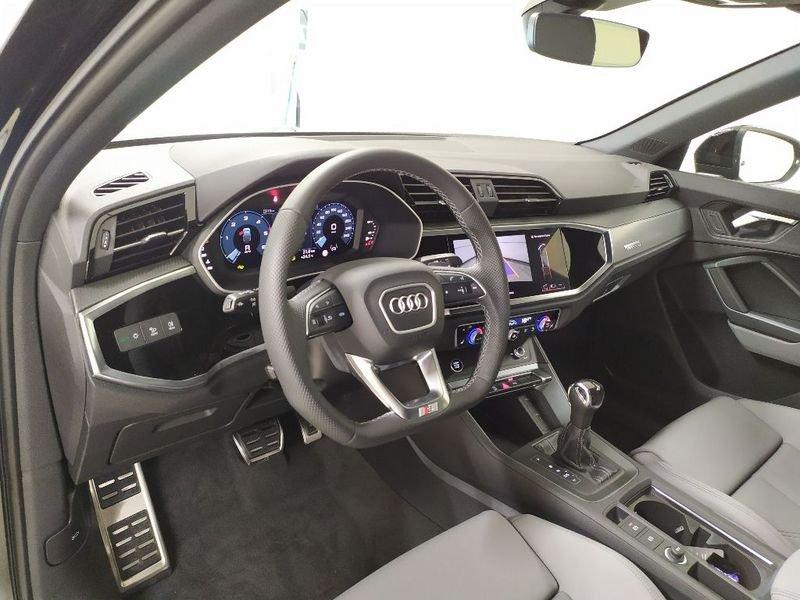Audi Q3 Sportback 35 2.0 tdi Identity Black s-tronic
