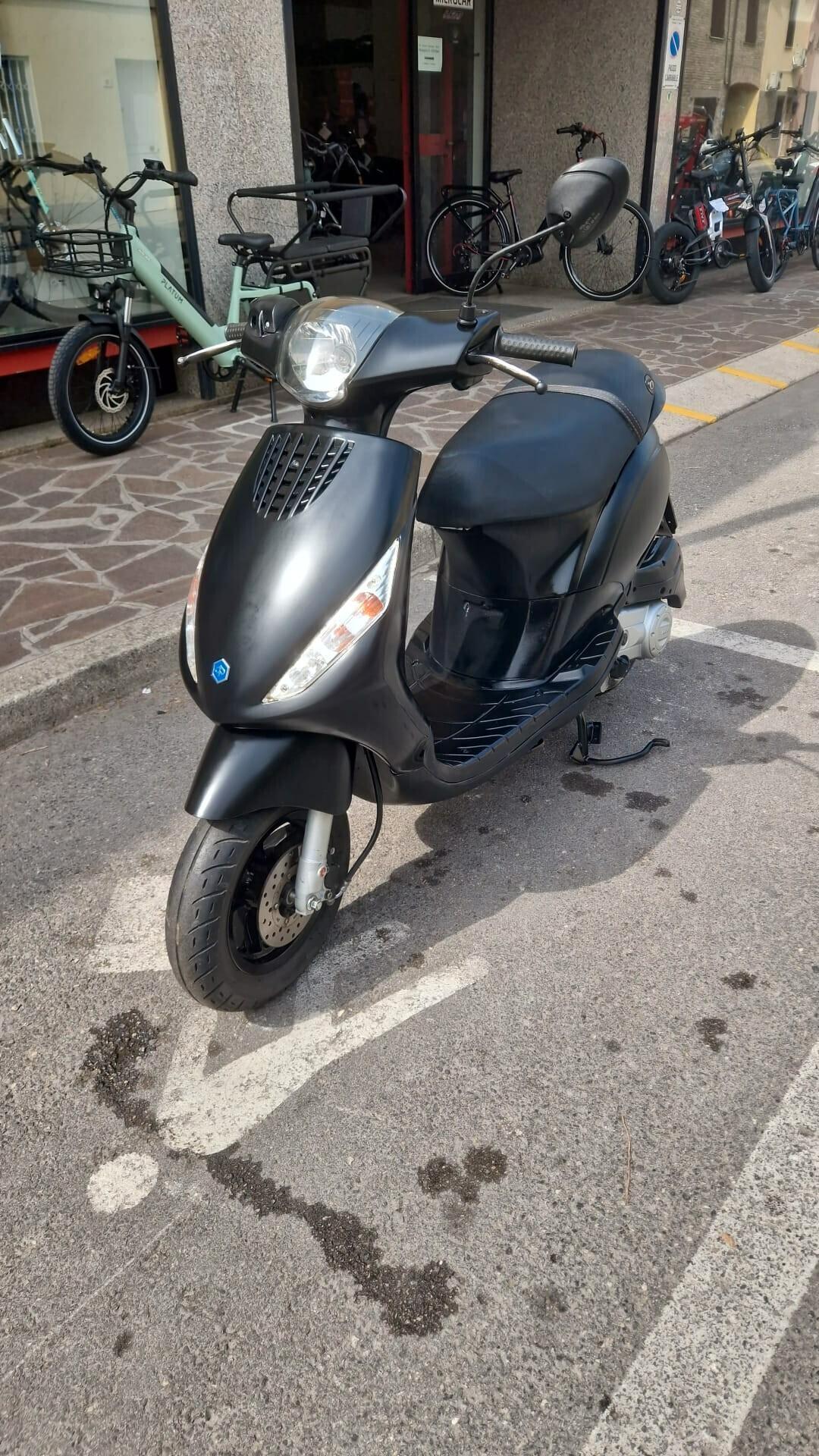 Piaggio Zip 50 c.c. 4T Nero opaco 03/22