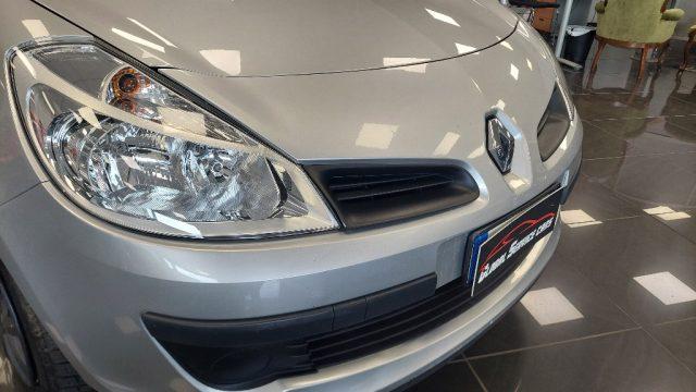 RENAULT Clio 1.2 16V 5 porte 4U Pack