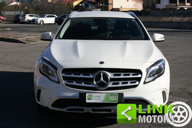 MERCEDES-BENZ GLA 180 Premium