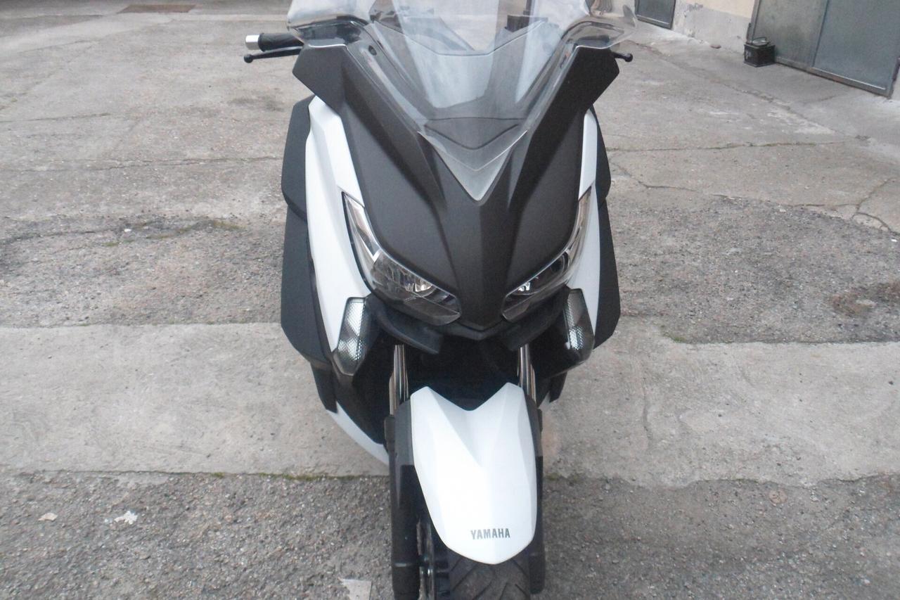 YAMAHA XMAX 400