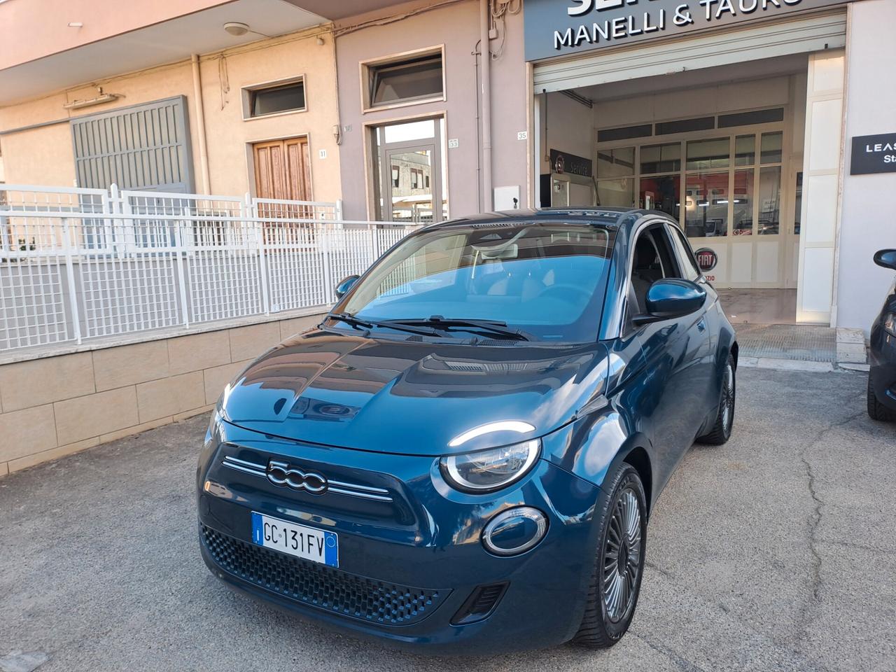 Fiat 500e Berlina 42 kWh Icon , soli 9800 km!!