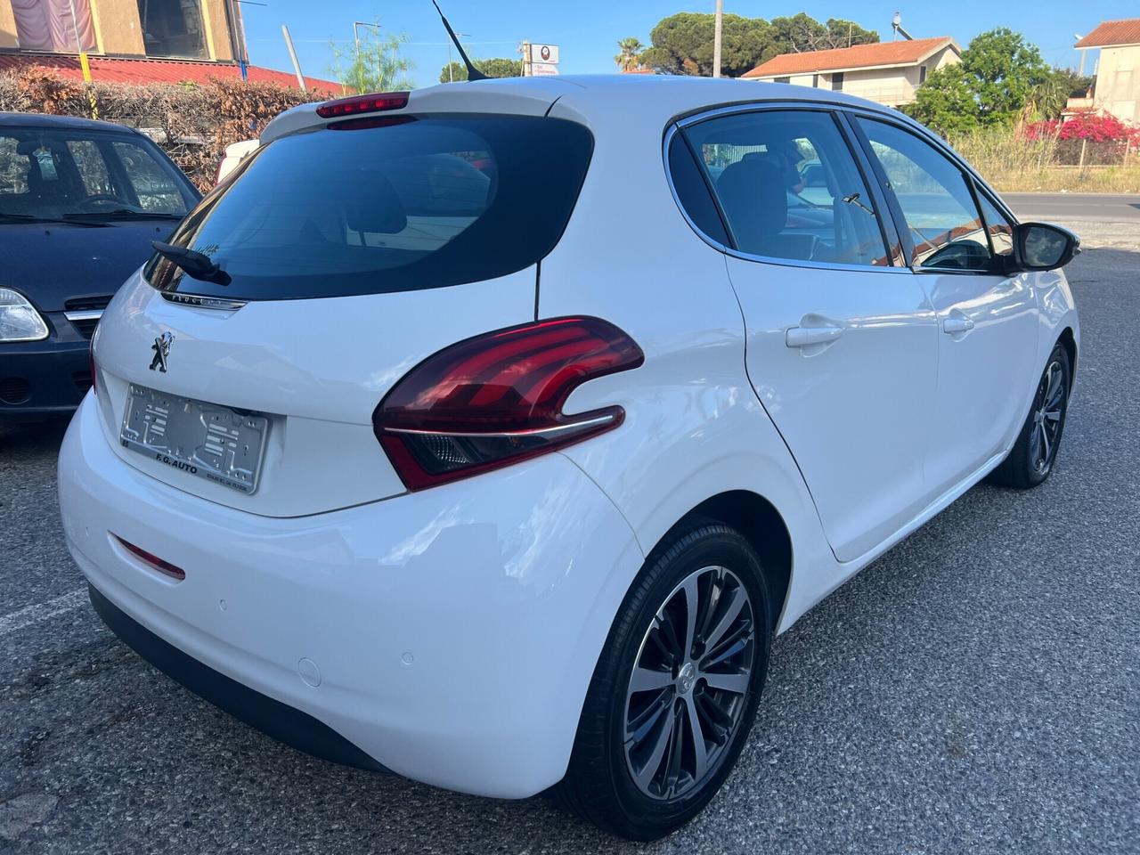Peugeot 208 BlueHDi 75 5 porte Allure