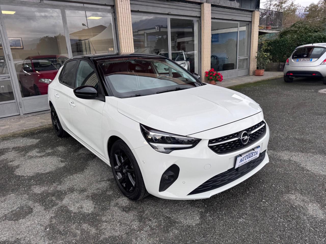 Opel Corsa 1.2 Design & Tech