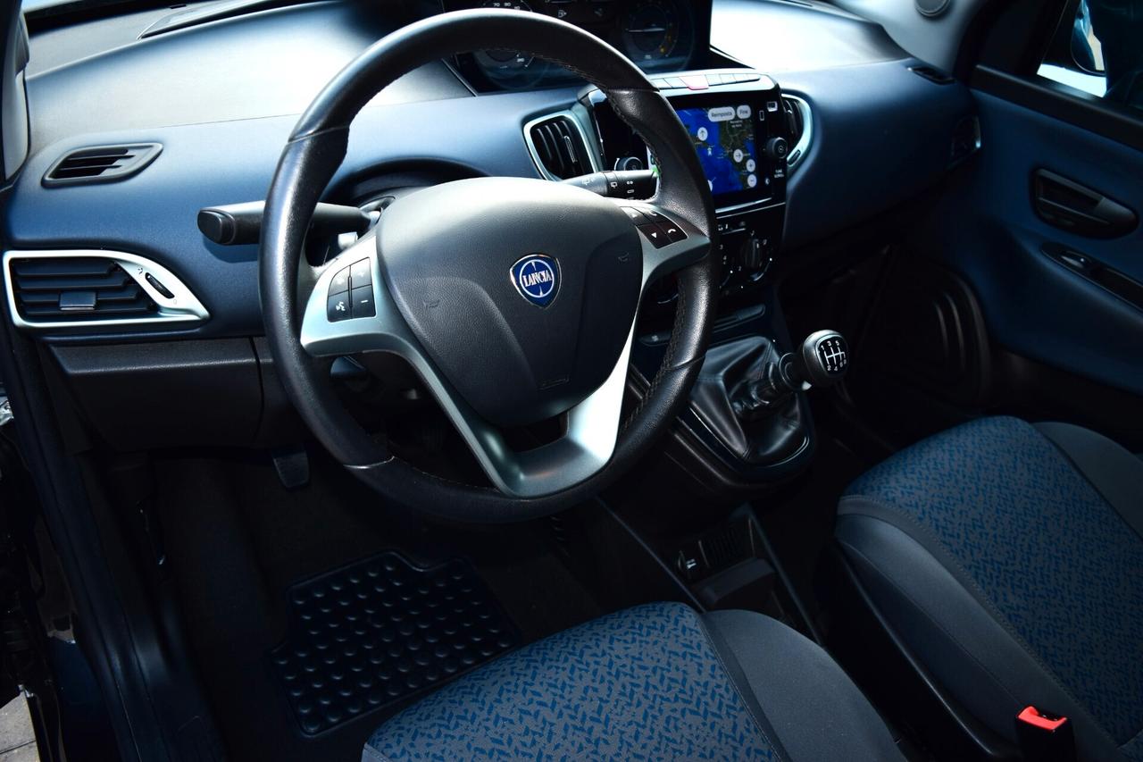 Lancia Ypsilon 1.0 Firefly Hybrid 70 cv Gold