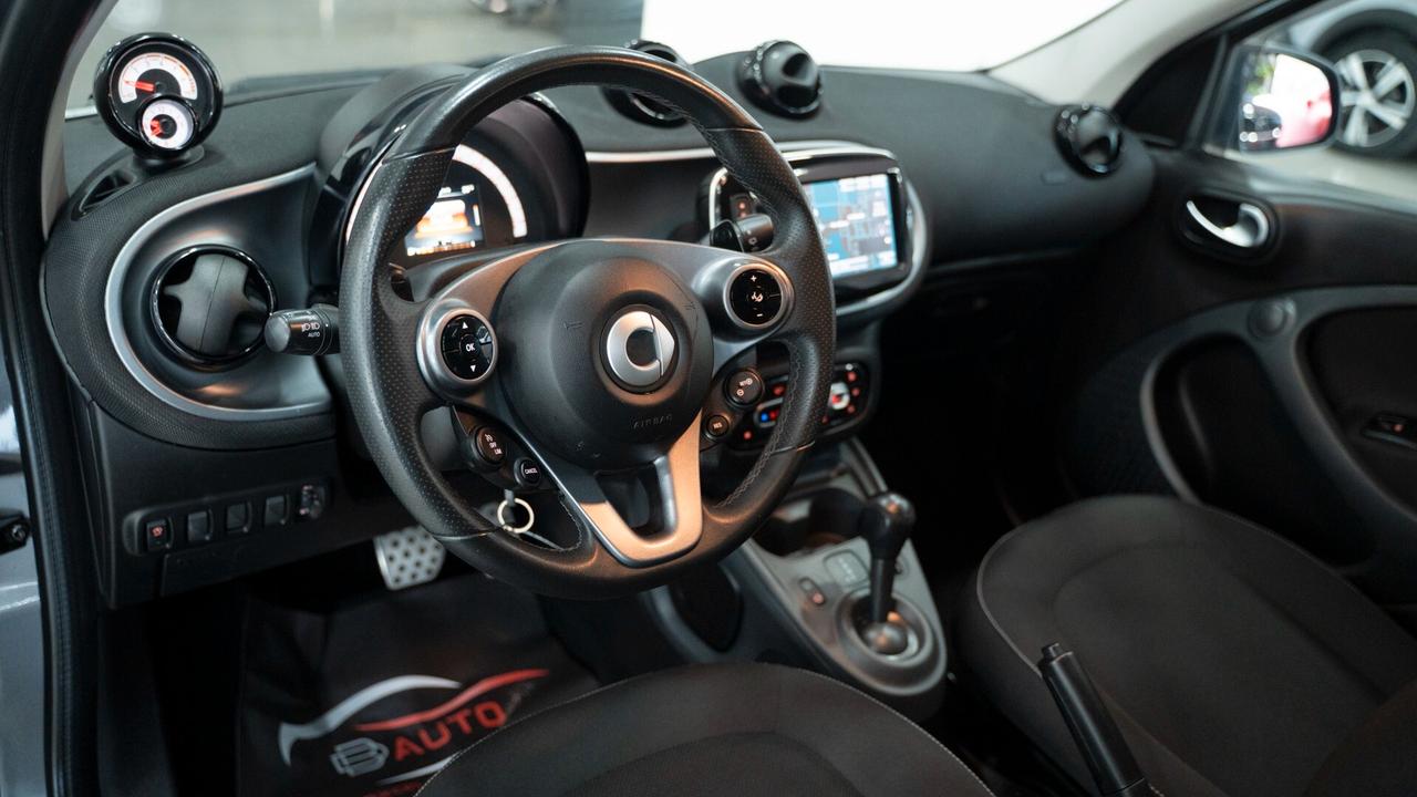 Smart ForFour 0.9 90 CV SUPERPASSION TWINAMIC 16" LED NAVI FULL OPTIONAL