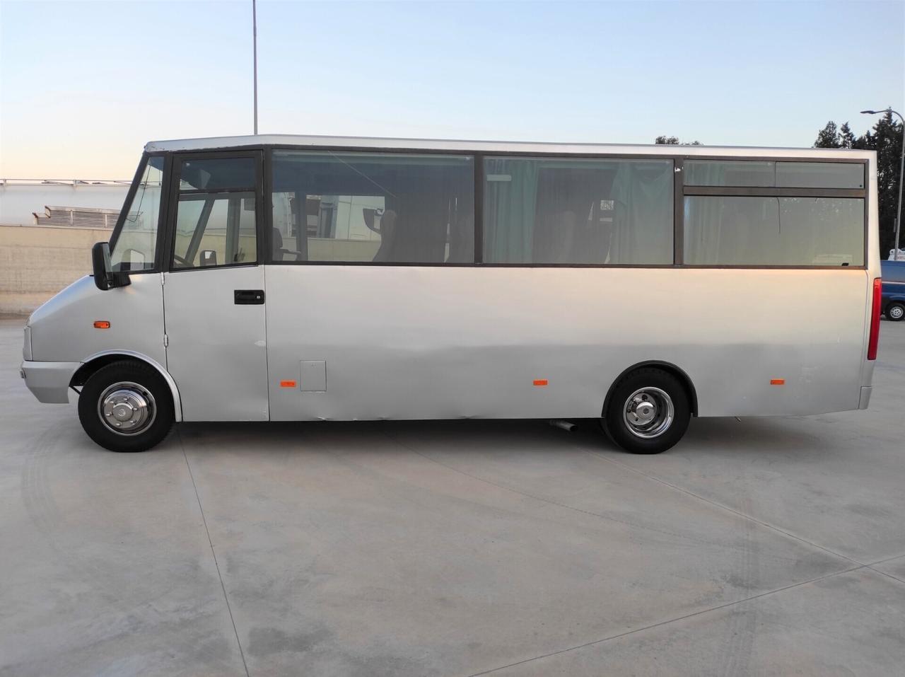 Iveco Minibus 25 POSTI - 2.5 Diesel 115cv