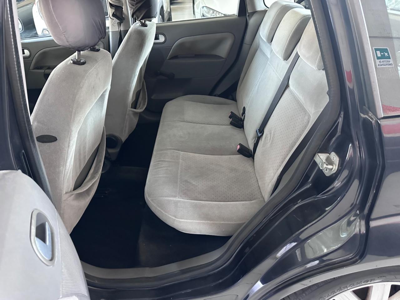 Ford Fiesta 1.4 16V 5p. Ghia