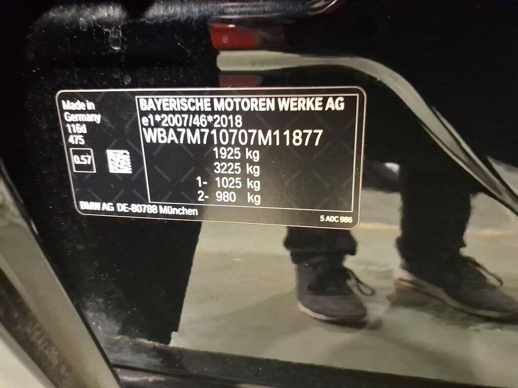 BMW 116D 115CV 6M. BUSINESS ADVANTAGE ( FARI LED - BMW DIGITAL COCKPIT - CRUISE - NAVI - MIRROR - PDC - TELECAMERA POST. )