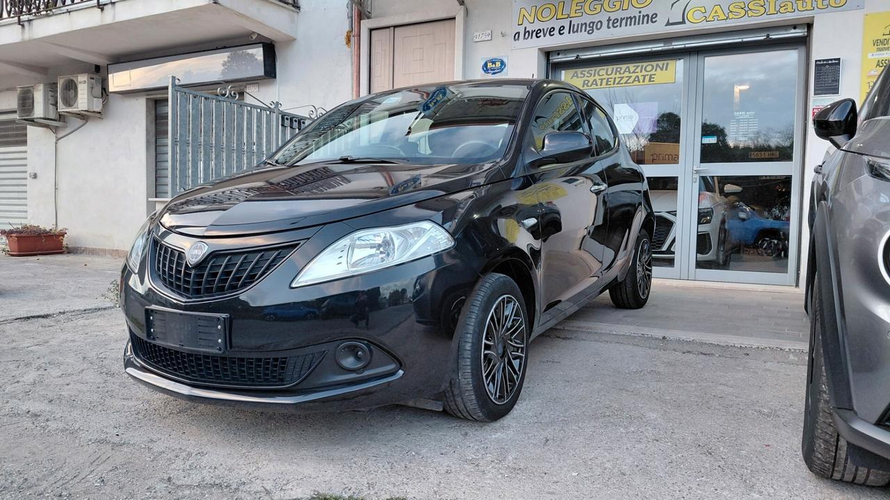 Lancia Ypsilon 1.0 FireFly 5 porte S&S Hybrid Silver Plus