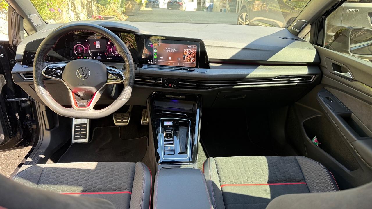 Volkswagen Golf GTI 2.0 TSI DSG CLUB SPORT 300 CAVALLI