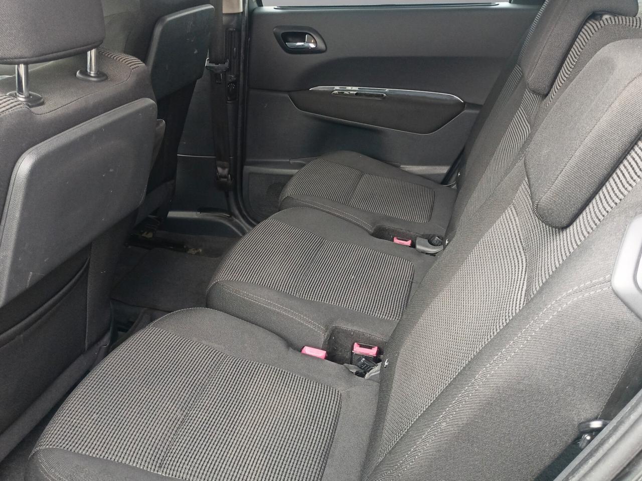 Peugeot 5008 1.6 HDi 112CV Allure