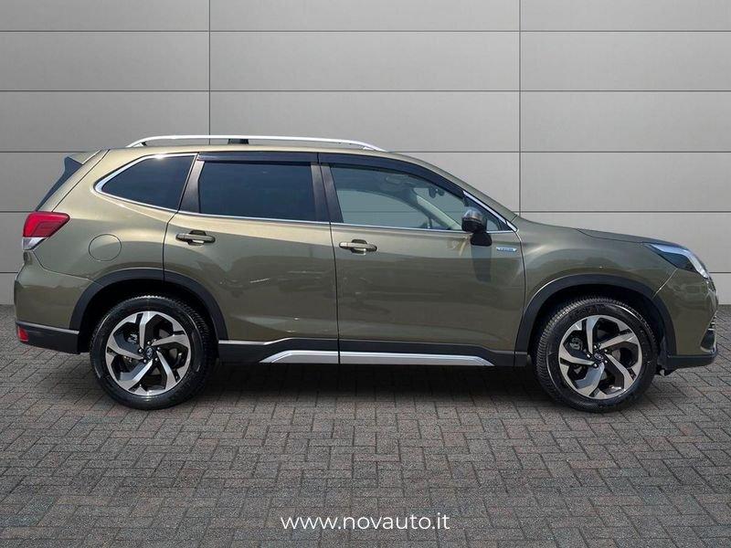 Subaru Forester 2.0 e-Boxer Premium auto