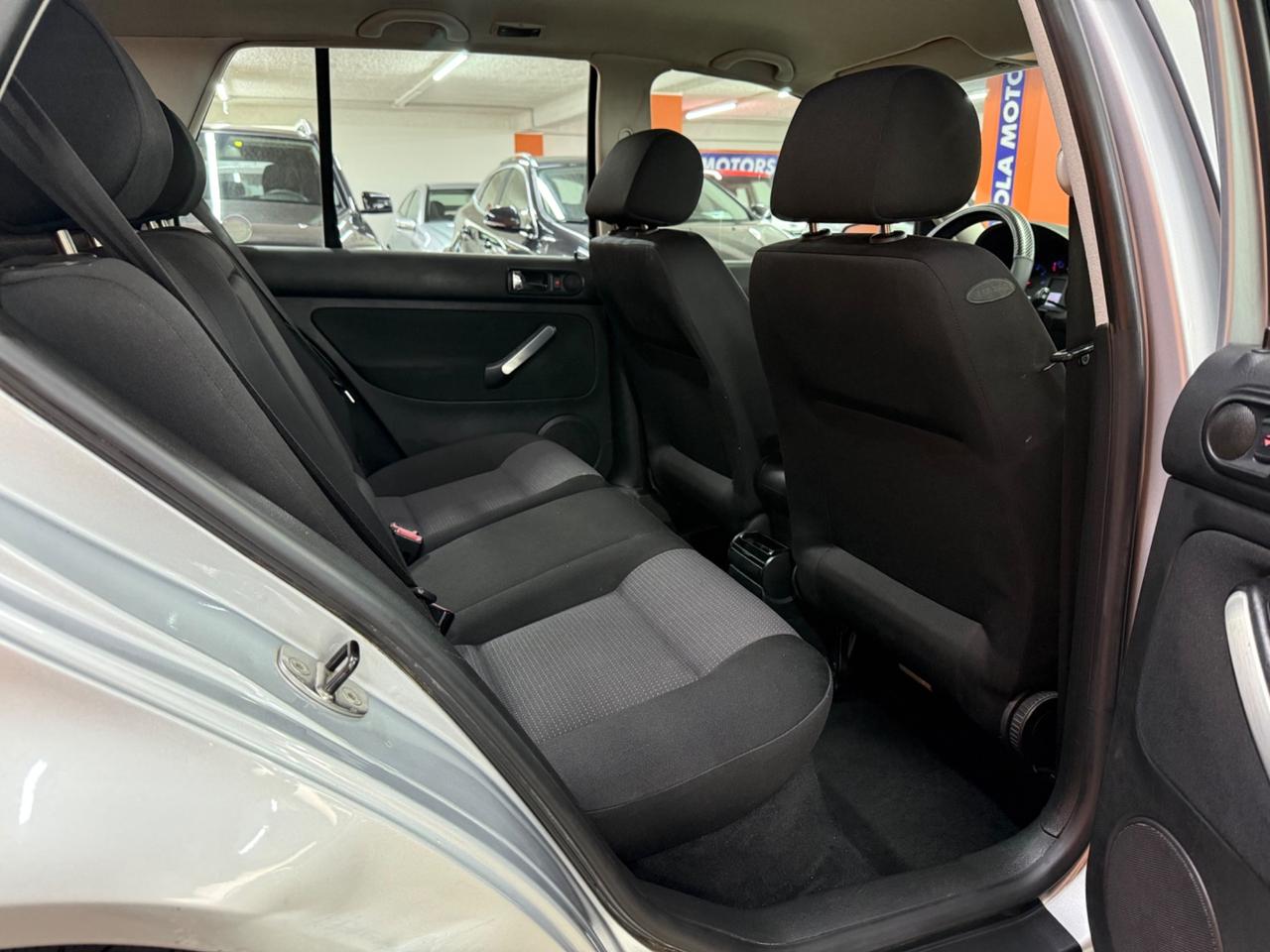 Volkswagen Golf 1.6 16V cat 5 porte Comfortline