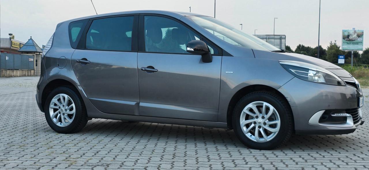 Renault Scenic Scénic XMod dCi 110 CV EDC Limited
