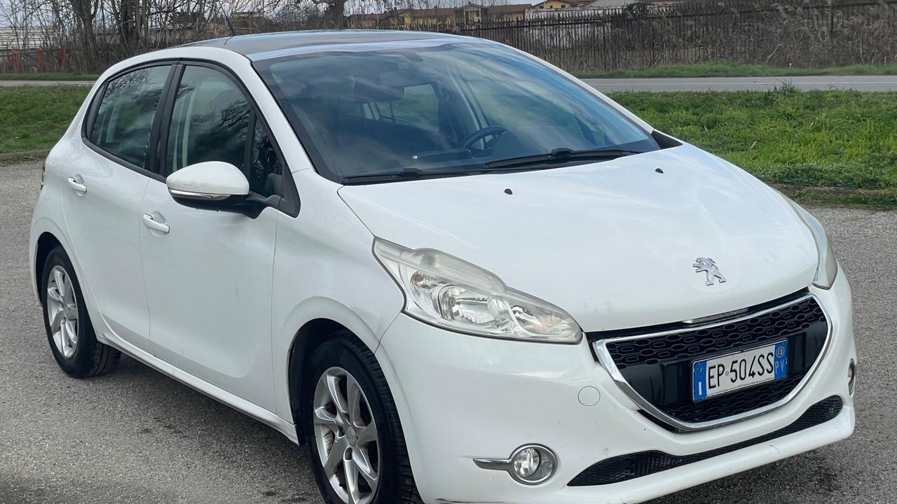 Peugeot 208 1.2 VTi 82 CV 5 porte Allure