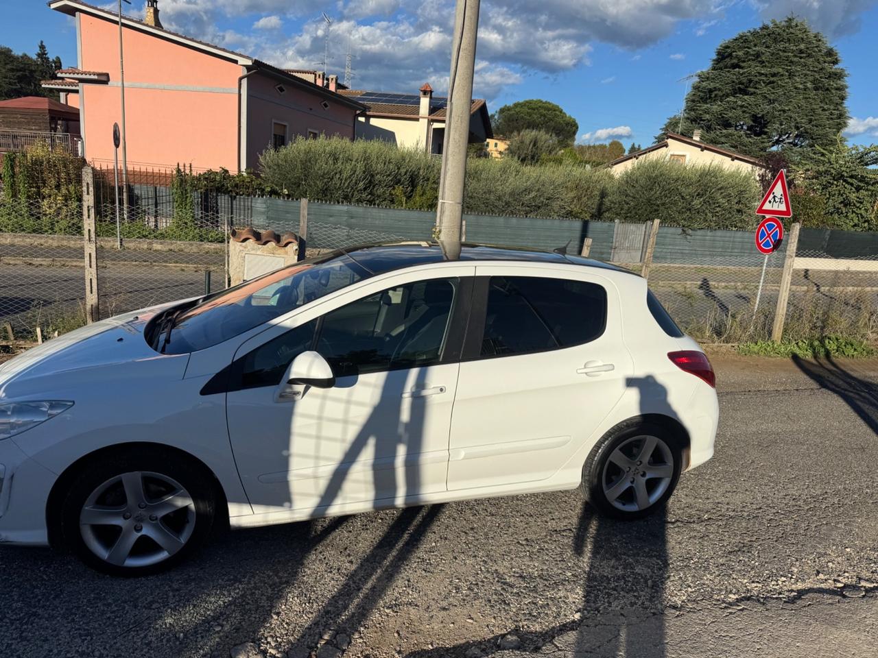 Peugeot 308 1.6 HDi 110CV Ciel Féline NEOPATENTATI