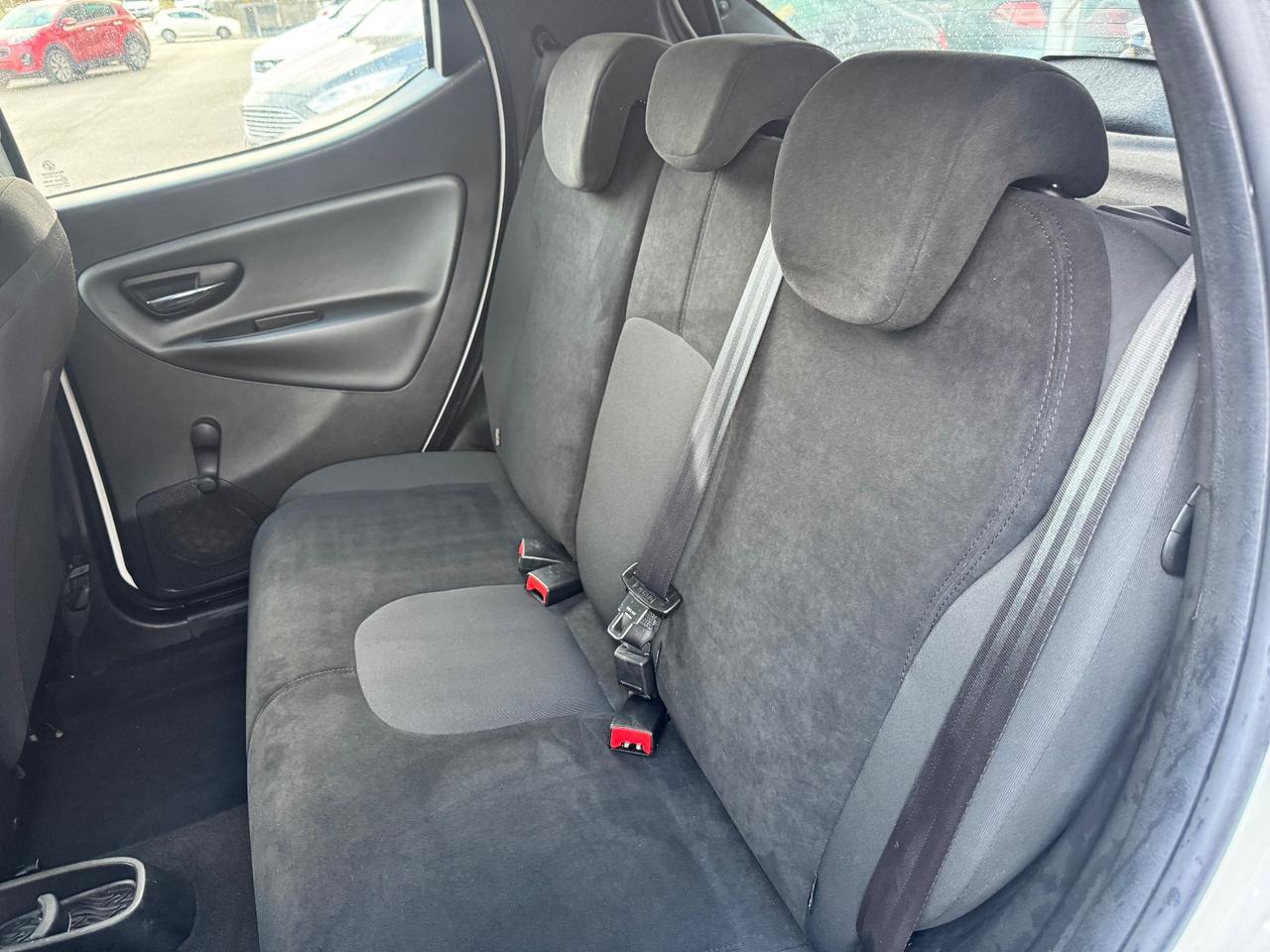 Lancia Ypsilon Neopatentati