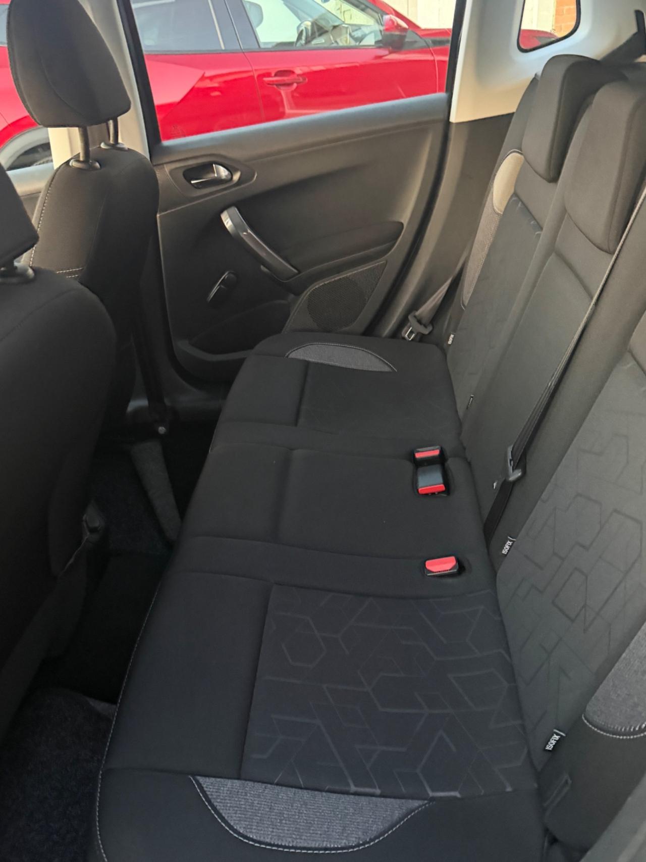 Peugeot 2008 BlueHDi 100 S&S Allure