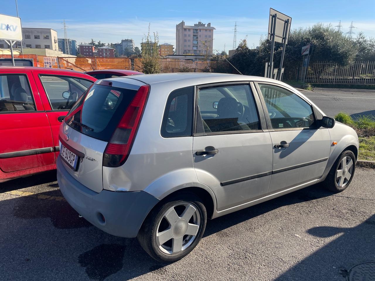 Ford Fiesta 1.4 16V 5p. Ghia