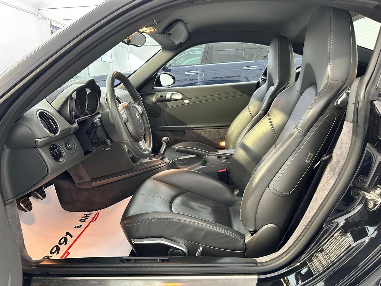 Porsche Cayman 2.7