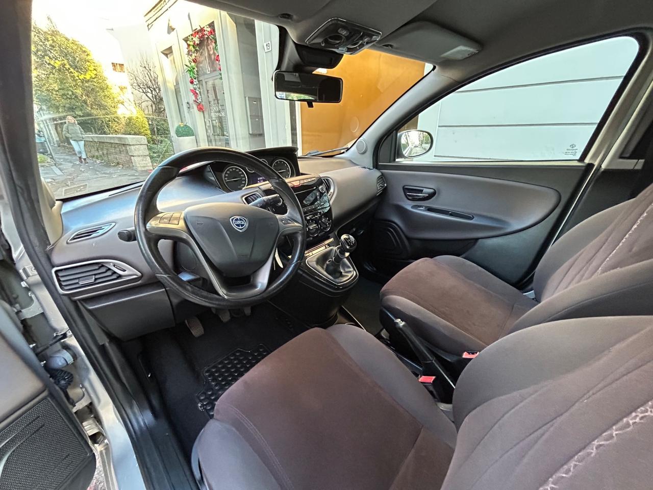 Lancia Ypsilon 1.2 69 CV 5 porte S&S Gold NEOPATENTATI | EURO 5!!!