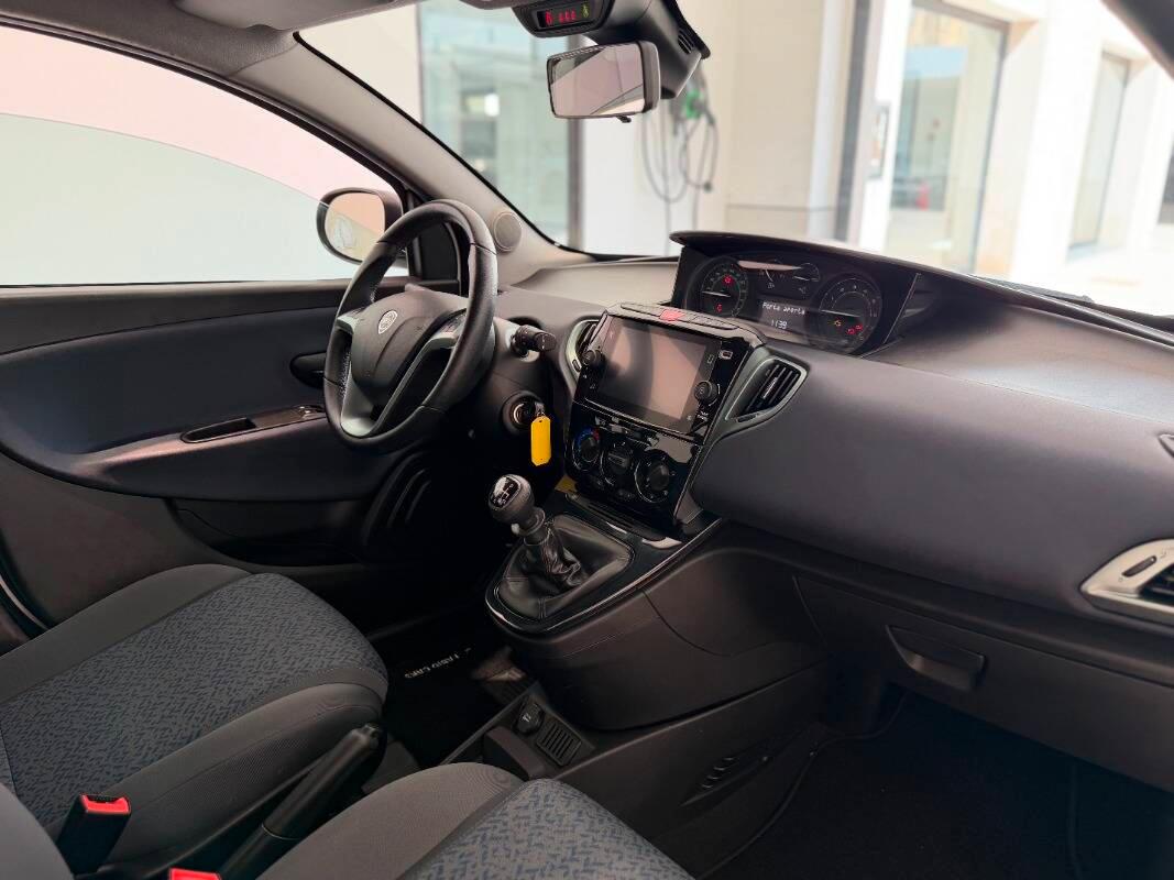 Lancia Ypsilon III 1.0 firefly hybrid Gold s&s 70cv 5p.ti