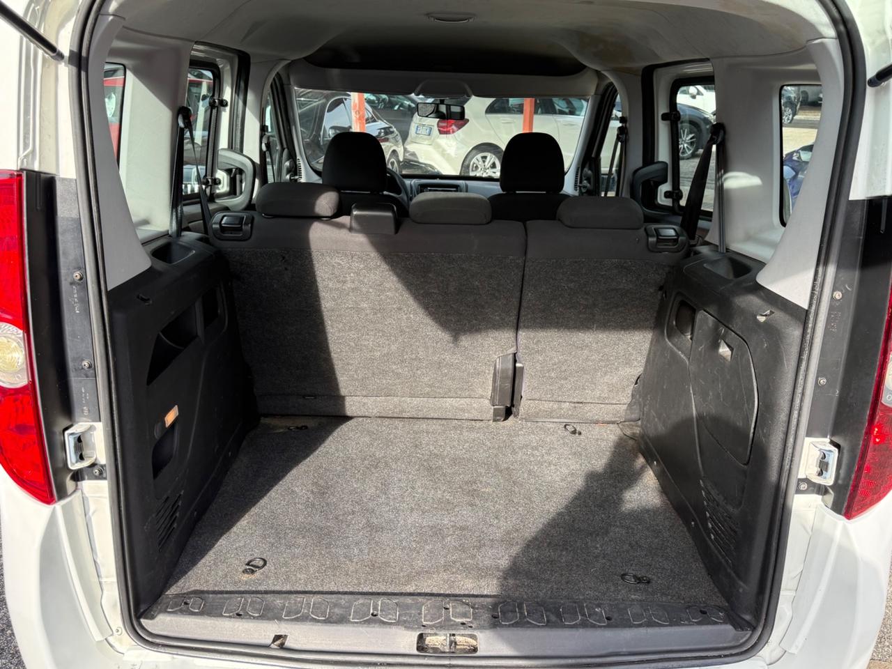 Doblò 1.6 MJT /( 80 mila ) UNIPRO/RATE/5 POSTI/PERMUTE