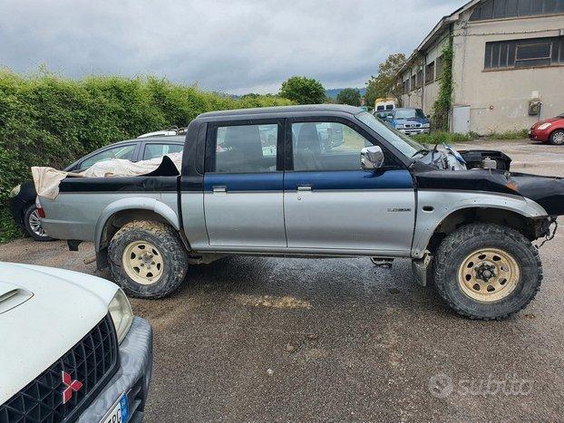 Mitsubishi L200 2.5 TDI 100CV 4WD Doppia Cabina