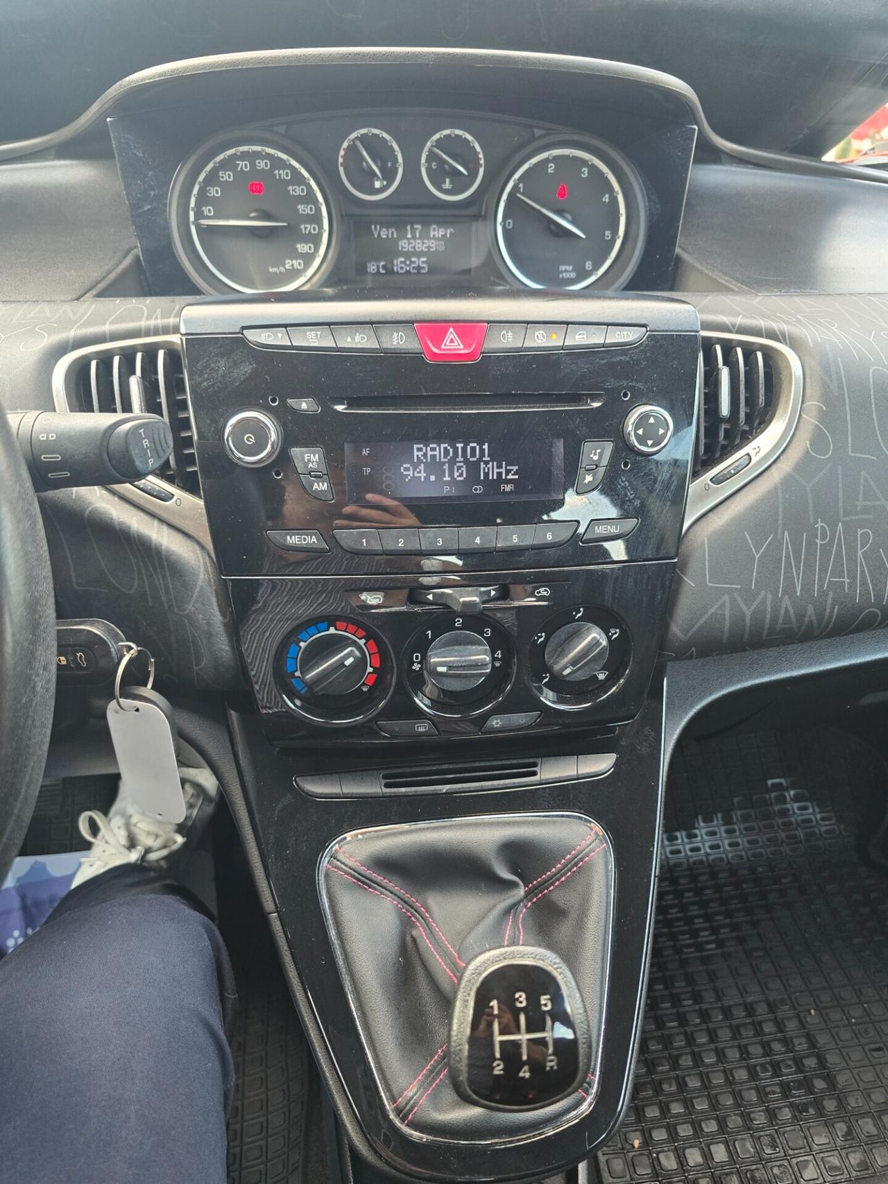 Lancia Ypsilon 1.3 MJT 95cv 5 porte S&S Elefantino