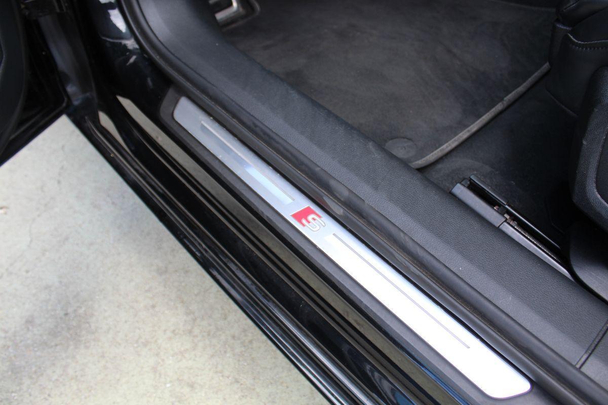 AUDI - A6 Avant - A6 Av 40 2.0 TDI qu ultra S tr Bus. Des.