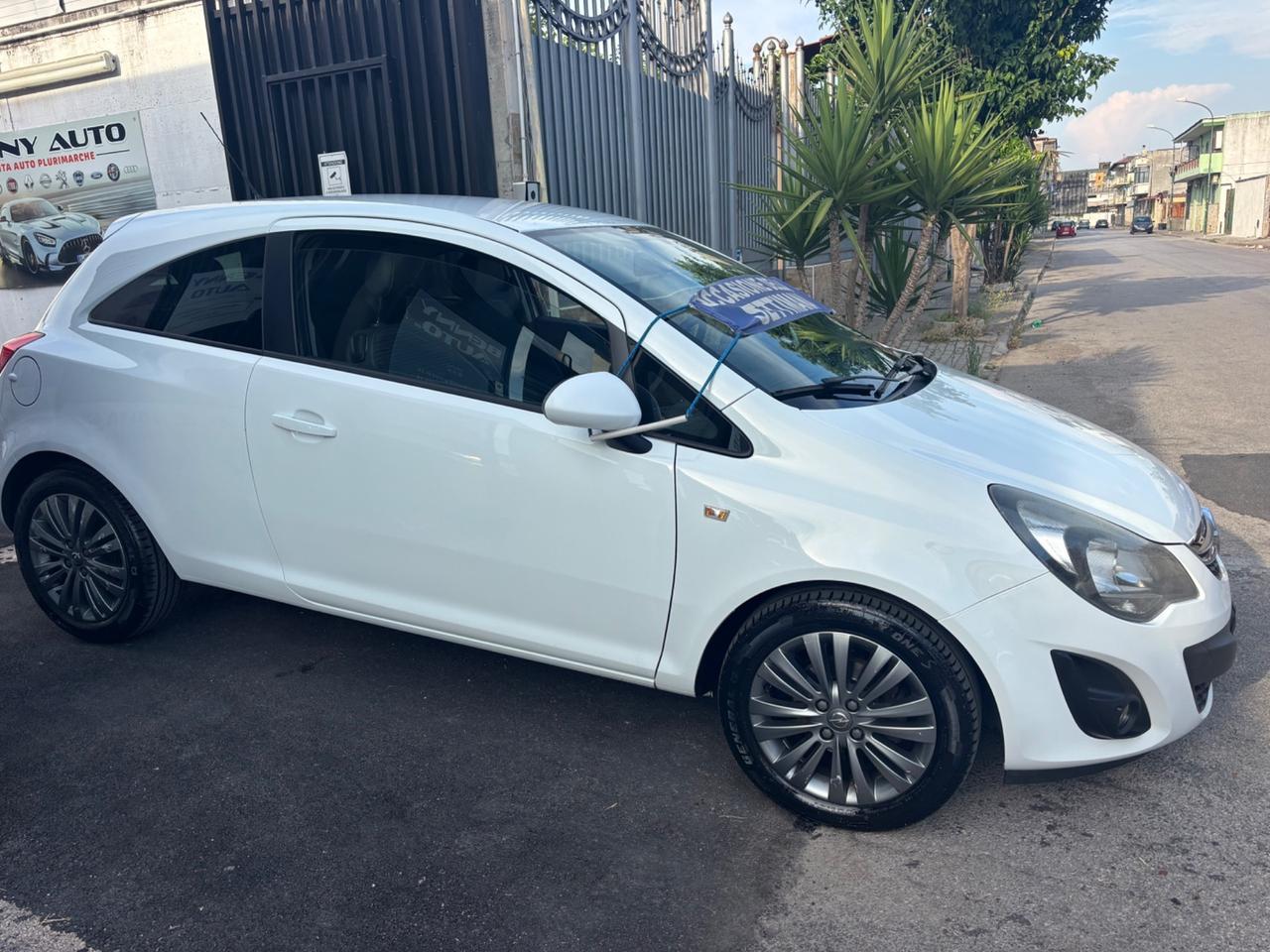 Opel Corsa 1.2 85CV 3 porte GPL-TECH b-color