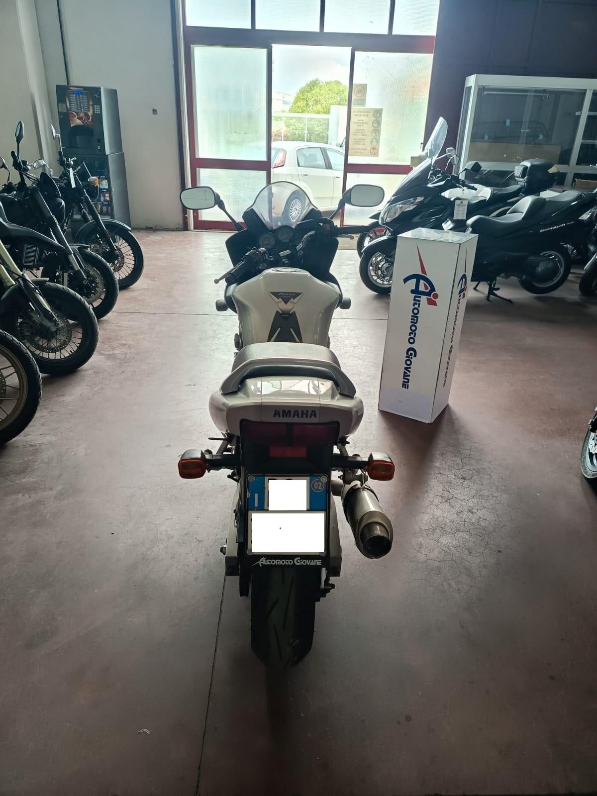Yamaha FZ6 Fazer 600