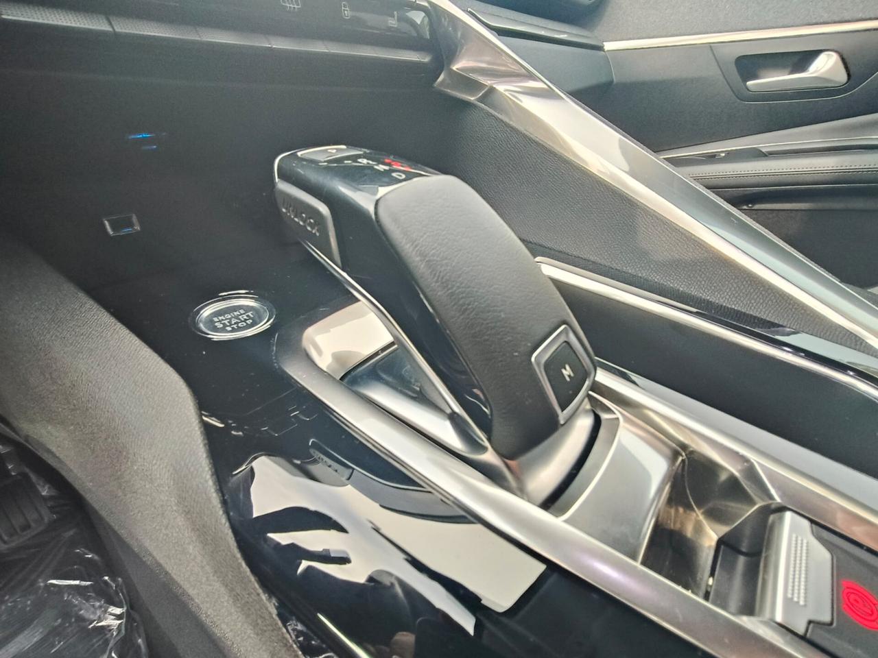 Peugeot 3008 BlueHDi 130 S&S EAT8 Allure