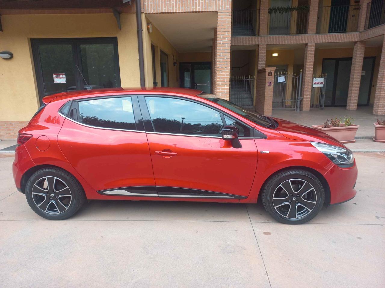 Renault Clio 1.2 75 CV 5 porte Duel