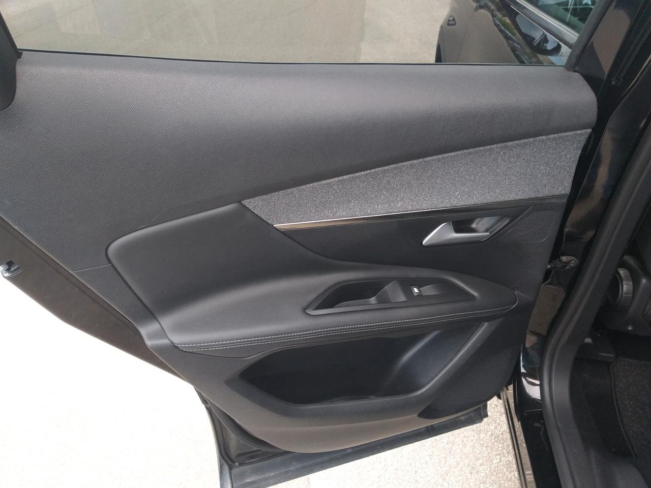 Peugeot 3008 BlueHDi 130 S&S Allure