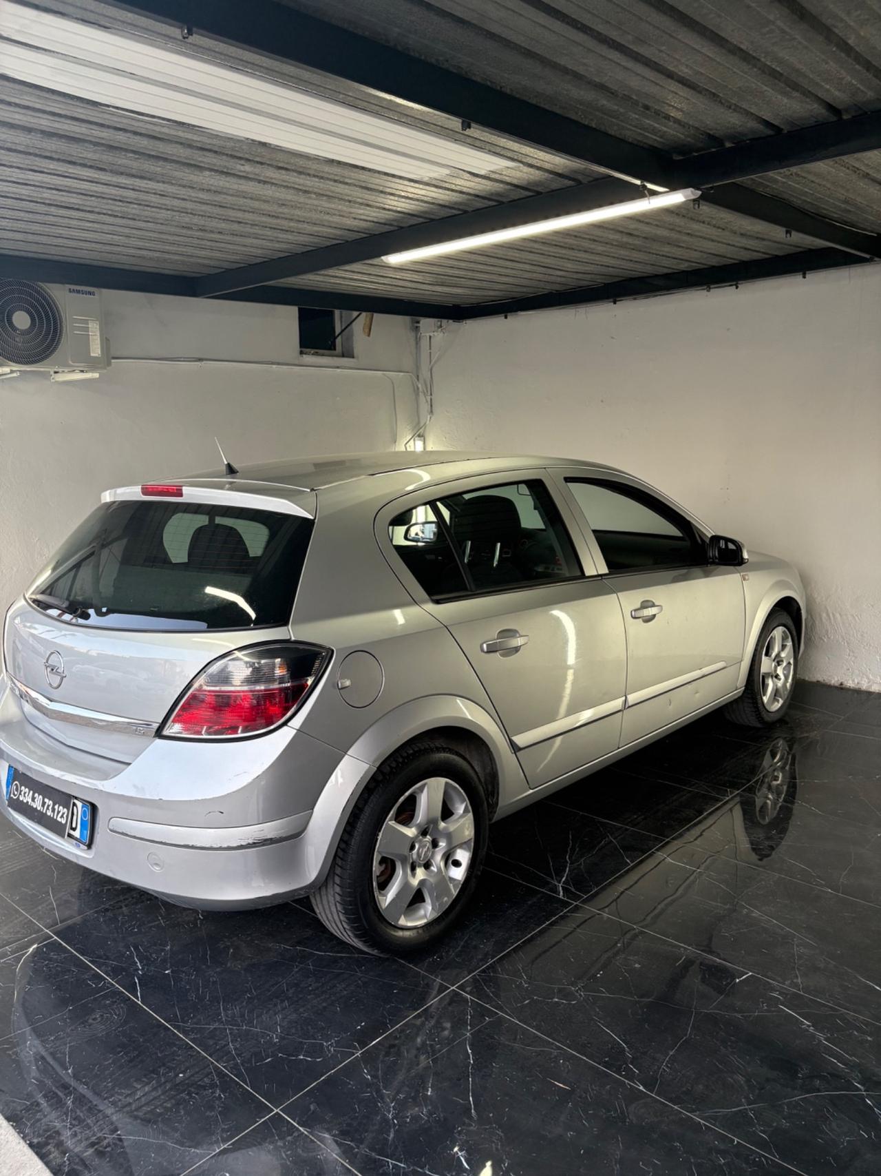 Opel Astra 1.4 16V GPL-TECH 5 porte Enjoy
