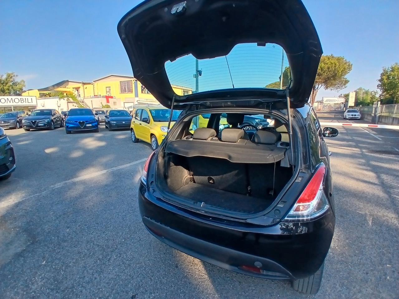 Lancia Ypsilon 1.2 69 CV 5 porte GPL Ecochic Silver