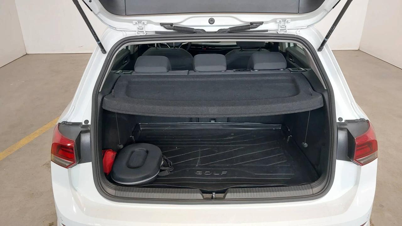 Volkswagen Golf 1.5 TGI DSG_NAVI_R18_CAMERA_MASSAGGIO