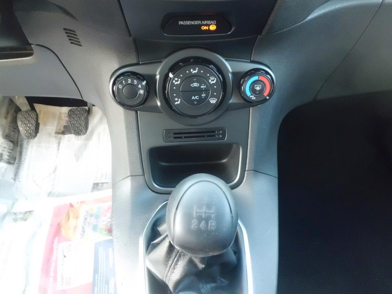 Ford Fiesta 1.5 TDCi 75CV 5 porte Titanium