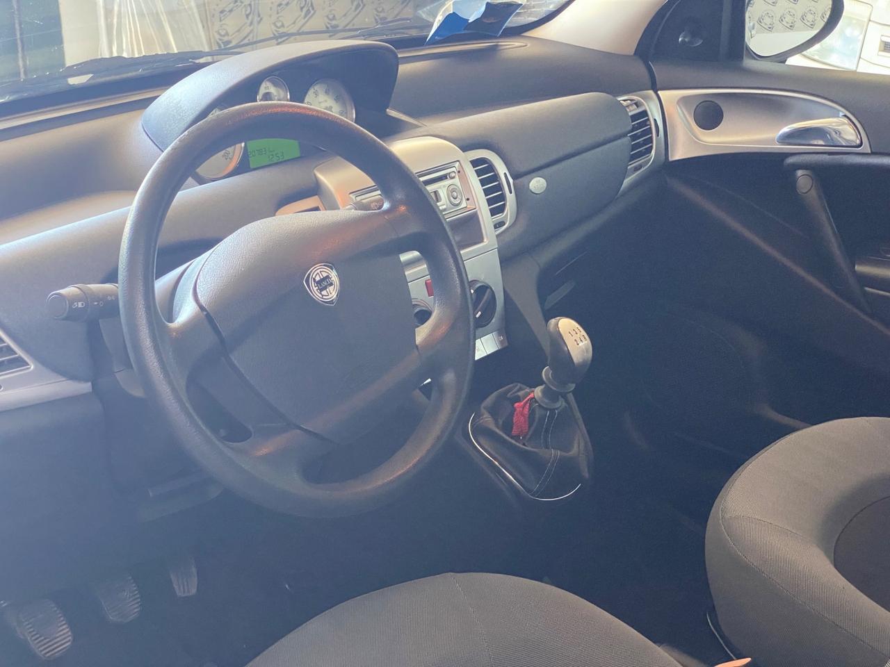 Lancia Ypsilon 1.2 Argento
