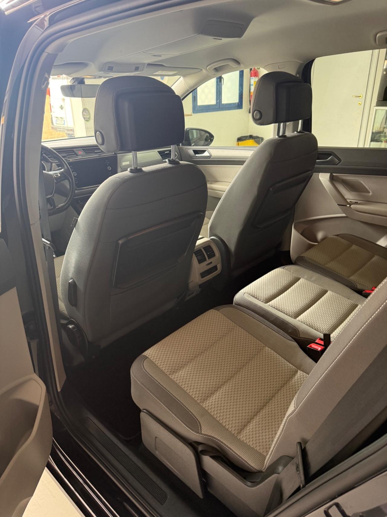 Volkswagen Touran 2.0 TDI 150 CV SCR DSG Comfortline BlueMotion Tech.