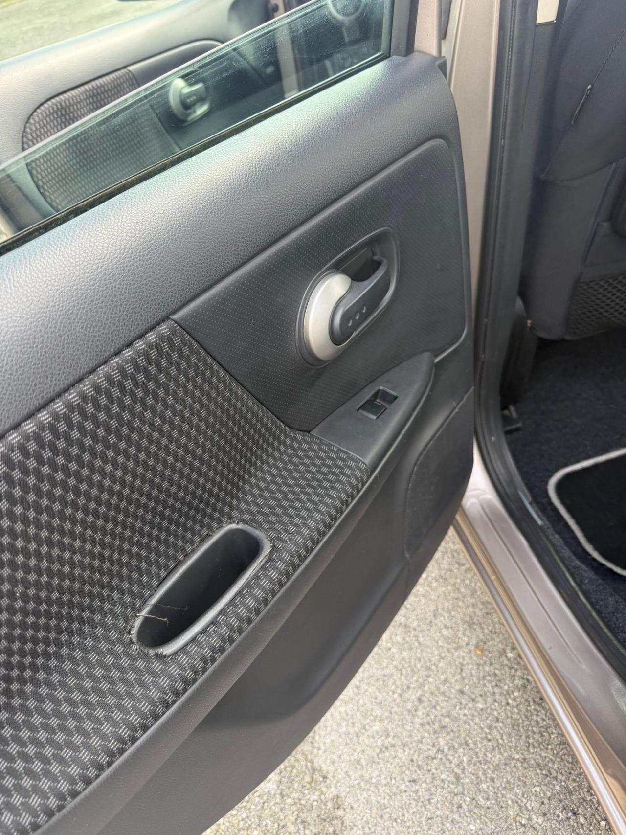 Nissan Note 1.4 16V Acenta 150000 km